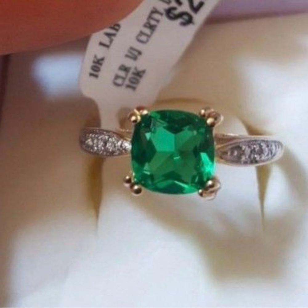 10K Gold Ring with Green Lab Emerald